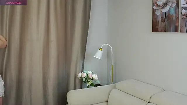 RenateVashaw online show from May 2026 07:25:01 AM