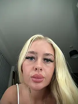 Snapshot of Vanillaheavennn chatting on May 2026 09:09:01 PM Vanillaheavennn online show from May 2026 09:09:01 PM