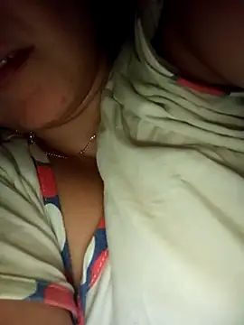 Snapshot of Aylane_1 chatting on April 2026 01:47:02 AM Aylane 1 online show from April 2026 01:47:02 AM