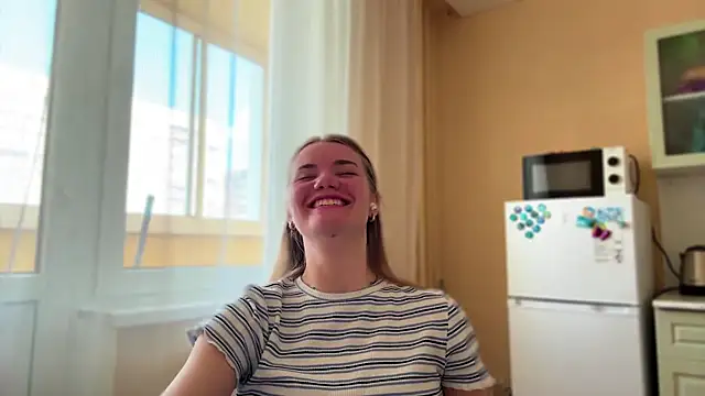 Snapshot of doana_bebriti chatting on April 2026 12:01:01 PM doana bebriti online show from April 2026 12:01:01 PM