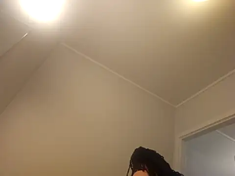 Snapshot of shyhornymommy chatting on April 2026 09:53:02 PM shyhornymommy online show from April 2026 09:53:02 PM