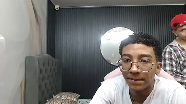 Snapshot of goldenjyj chatting on April 2026 02:07:02 PM goldenjyj online show from April 2026 02:07:02 PM