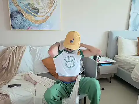 iClouddotcum online show from April 2026 05:32:02 AM