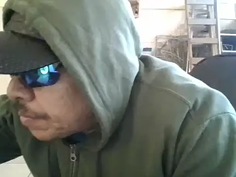 Snapshot of Oskr2024XXX chatting on February 2025 03:41:02 PM Oskr2024XXX online show from February 2025 03:41:02 PM