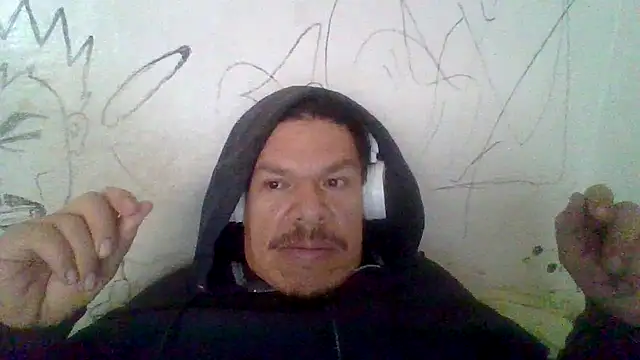 Snapshot of Oskr2024XXX chatting on November 2025 07:36:03 PM Oskr2024XXX online show from November 2025 07:36:03 PM