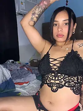 Snapshot of Kendall026 chatting on April 2026 09:01:02 PM Kendall026 online show from April 2026 09:01:02 PM