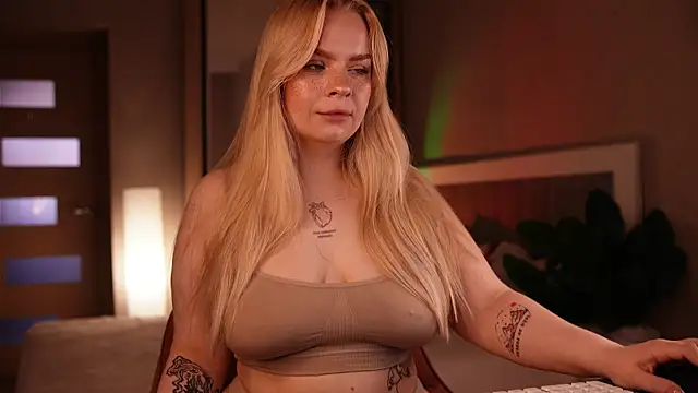 LisaLove3 online show from July 2026 07:43:01 AM