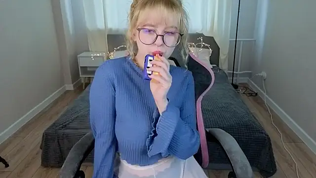 Helen Carson online show from May 2026 12:18:01 AM