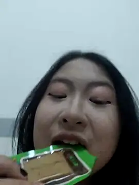 Snapshot of leexmm chatting on April 2026 10:27:02 AM leexmm online show from April 2026 10:27:02 AM