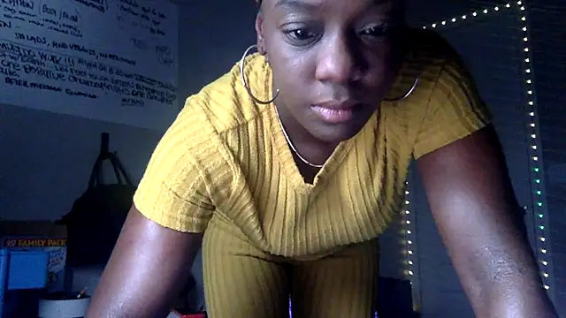 MistressTiny online show from April 2026 07:04:02 PM