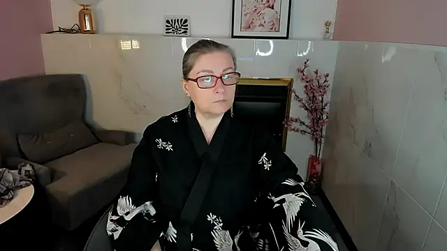 Alexandra Kind online show from April 2026 01:36:02 PM