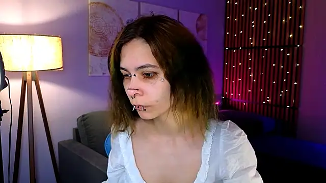 Snapshot of carter_flower chatting on April 2026 08:28:01 AM carter flower online show from April 2026 08:28:01 AM