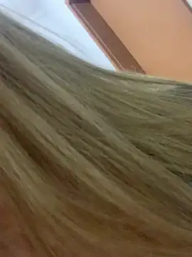 novinhasapequinha online show from April 2026 10:12:01 PM