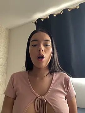 Snapshot of Annyrosse00 chatting on April 2026 07:15:01 PM Annyrosse00 online show from April 2026 07:15:01 PM