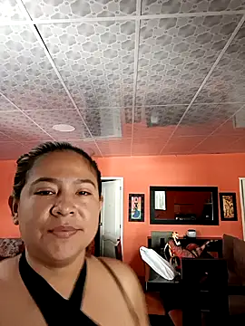 Snapshot of elisa-bebe chatting on April 2026 03:36:02 PM elisa-bebe online show from April 2026 03:36:02 PM