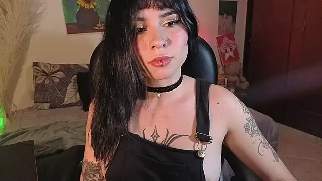 GaiaJonness online show from May 2026 07:09:02 PM