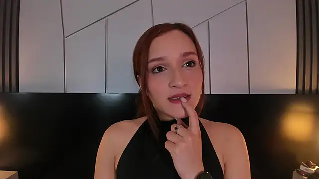 leahluna online show from May 2026 08:47:01 PM