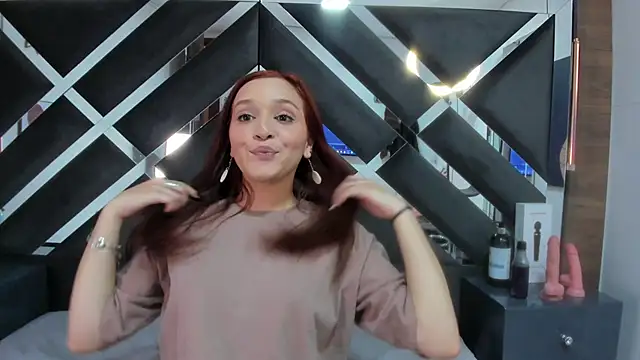 leahluna online show from May 2026 08:26:02 PM