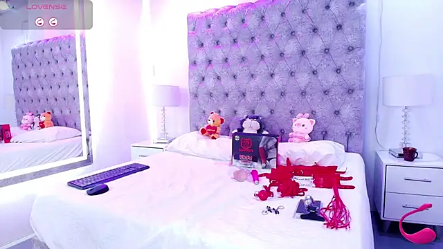Zoe M00n online show from June 2026 07:27:01 PM