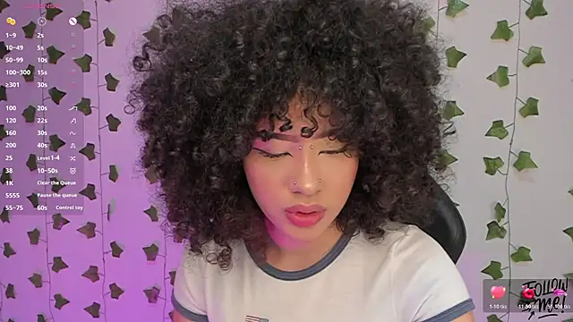 Snapshot of Liaaa_1 chatting on May 2026 10:47:02 PM Liaaa 1 online show from May 2026 10:47:02 PM
