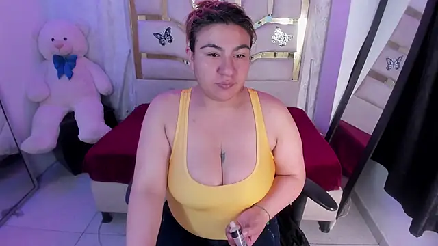 lina angels online show from May 2026 09:00:01 PM