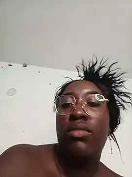 Snapshot of KaleaEbony chatting on April 2026 04:32:01 AM KaleaEbony online show from April 2026 04:32:01 AM