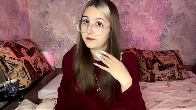 Snapshot of Kelly_swonger chatting on April 2026 12:39:01 PM Kelly swonger online show from April 2026 12:39:01 PM