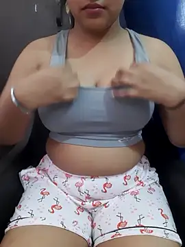 Snapshot of SmileGirll chatting on April 2026 03:19:01 AM SmileGirll online show from April 2026 03:19:01 AM