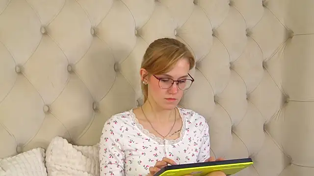 GraceHudsons online show from April 2026 12:29:02 PM