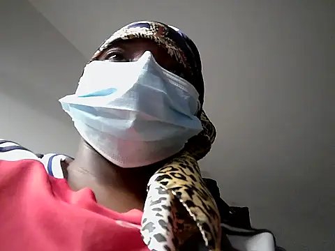 Snapshot of Ninah__ chatting on April 2026 08:09:02 PM Ninah online show from April 2026 08:09:02 PM