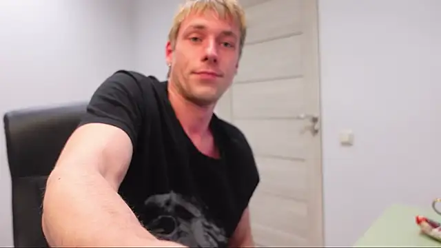 Snapshot of Richard_Hards chatting on April 2026 08:55:02 PM Richard Hards online show from April 2026 08:55:02 PM