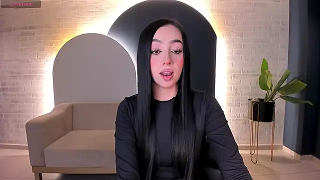 Snapshot of PaulineSanz chatting on June 2026 07:15:02 PM PaulineSanz online show from June 2026 07:15:02 PM