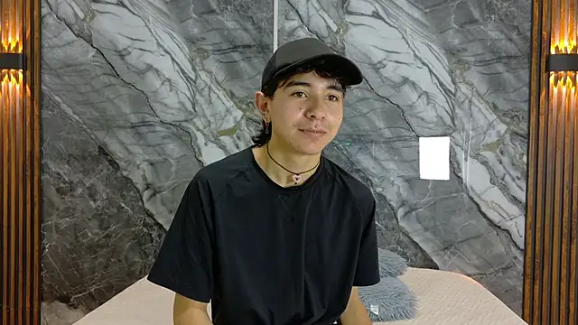 NoahWalker   online show from May 2026 11:04:02 AM