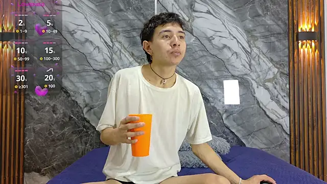 Snapshot of NoahWalker__ chatting on June 2026 10:52:01 AM NoahWalker online show from June 2026 10:52:01 AM