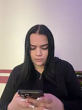 Snapshot of Elly_bttn chatting on July 2026 03:19:02 PM Elly bttn online show from July 2026 03:19:02 PM