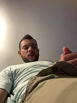 Snapshot of Simon_Brown chatting on May 2026 03:48:01 AM Simon Brown online show from May 2026 03:48:01 AM
