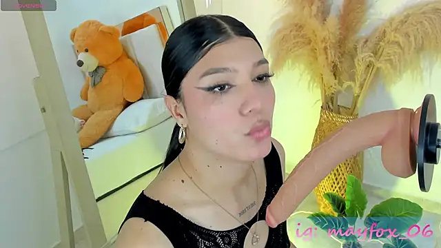 May Fox  online show from April 2026 09:09:02 PM