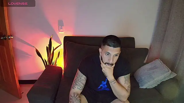 Snapshot of Alyssa_and_DAngelo chatting on July 2026 02:16:01 AM Alyssa and DAngelo online show from July 2026 02:16:01 AM