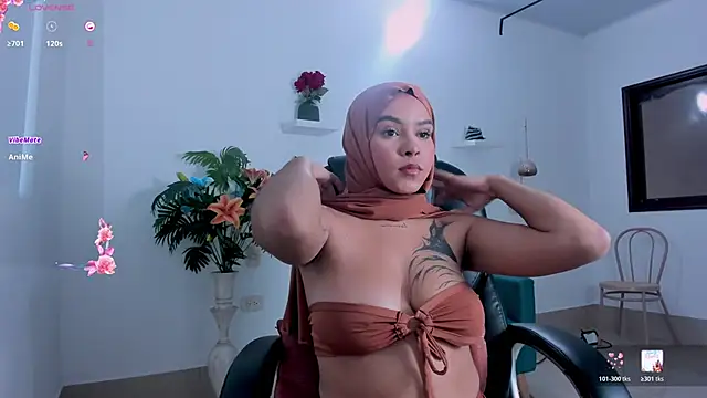 zahra moon online show from April 2026 01:56:02 PM