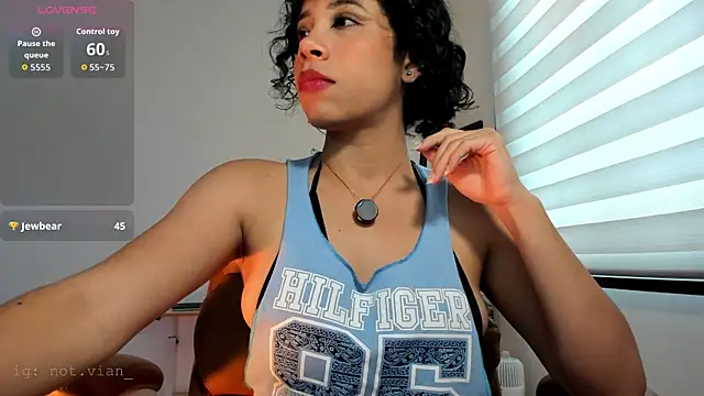 Snapshot of Laena_Castillo chatting on April 2026 07:07:02 PM Laena Castillo online show from April 2026 07:07:02 PM
