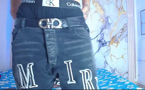 Khloe and max online show from April 2026 09:26:01 PM