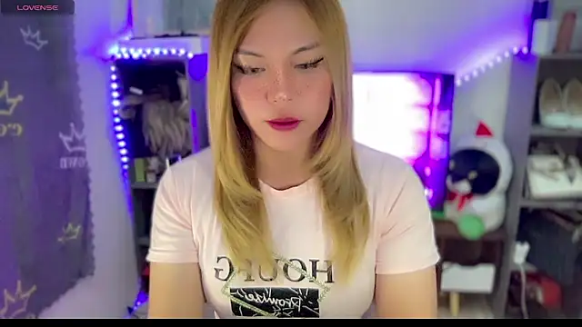 hannaBaby lisyos11 online show from June 2026 12:18:02 PM