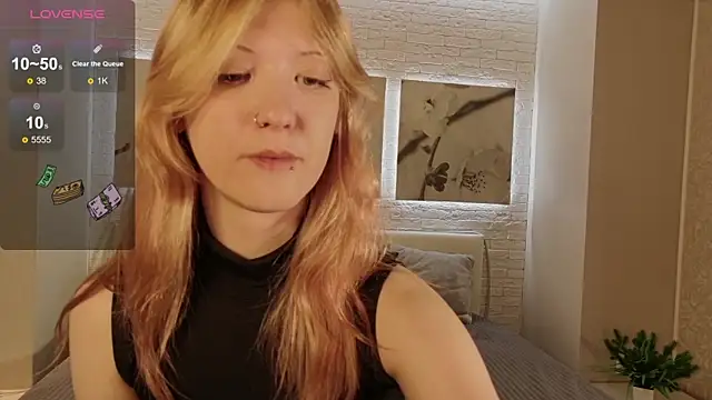 Lina Wi online show from April 2026 09:39:33 PM