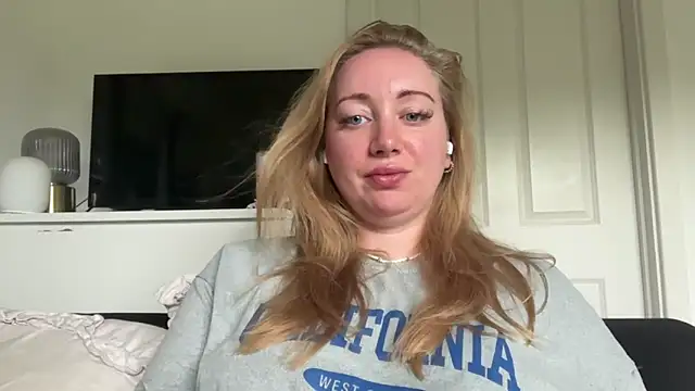 arielsweetieee online show from June 2026 07:22:02 AM