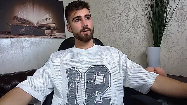 KyloEast online show from July 2026 04:18:01 AM