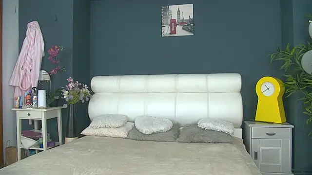 Snapshot of JoLicious_ chatting on May 2026 05:12:01 AM JoLicious online show from May 2026 05:12:01 AM