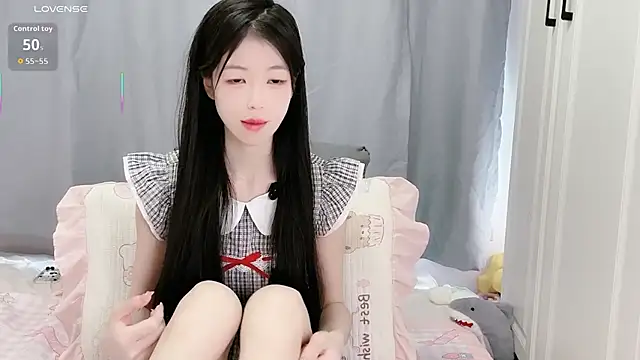 XiaoMei-iiiiii online show from April 2026 06:51:01 AM