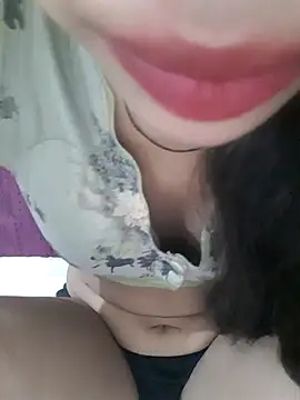 Snapshot of Riya_rani7 chatting on July 2026 01:44:01 AM Riya rani7 online show from July 2026 01:44:01 AM
