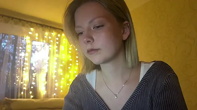 Snapshot of Tonya_Silva chatting on April 2026 05:43:01 PM Tonya Silva online show from April 2026 05:43:01 PM