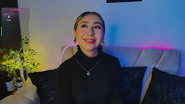 Snapshot of Cloe_martinezz_ chatting on May 2026 07:25:01 AM Cloe martinezz online show from May 2026 07:25:01 AM